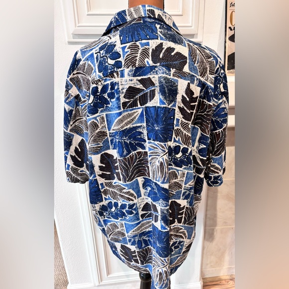 Blue Batik Bay men’s short sleeve blue leaf design 70% silk, 30% rayon 2XL. - Picture 9 of 11